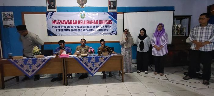 Musyawarah Khusus Kelurahan Pembentukan Koperasi Merah Putih Kelurahan Gombong 01
