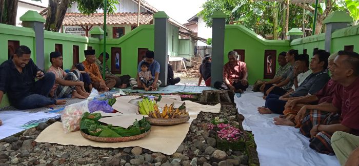 Doa Nyadran di Makam Giombong 02