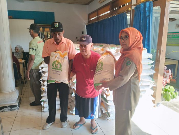 Penyaluran Bantuan Beras Alokasi Bulan Juni dan Juli 2025 02