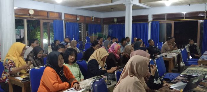 Rapat Koordinasi Penetapan Kegiatan Peringatan HUT Kemerdekaan RI ke 80 Tahun 2025 Kelurahan Gombong 01