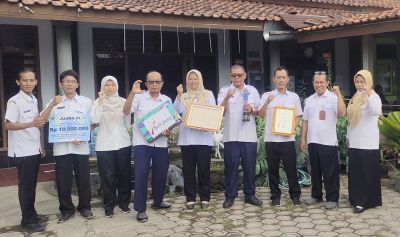 Penyerahan Penghargaan Kelurahan Gombong meraih Juara Tiga Lomba Desa dan Kelurahan Tingkat Provinsi Jawa Tengah Tahun 2026