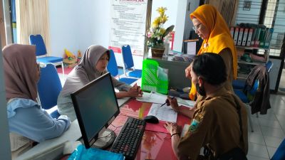 PELAYANAN IKD SEKARANG LANGSUNG DAN MUDAH DI KELURAHAN GOMBONG