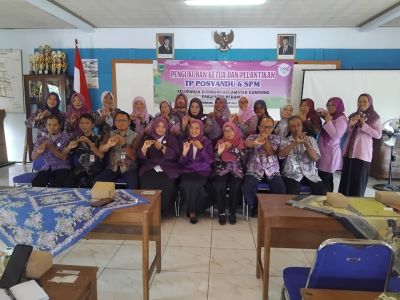 Pengukuhan Ketua dan Pelantikan Tim Pembina Posyandu 6 SPM Kelurahan Gombong